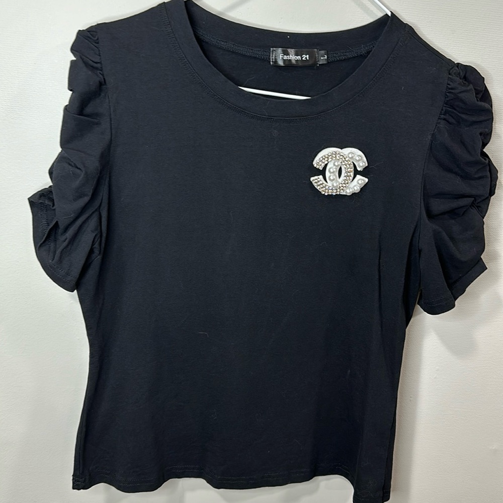Black CC pearls top